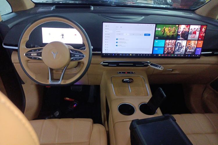 Used VOYAH Dream 2025 PHEV Four-Wheel-Drive Flagship Kunpeng Edition
