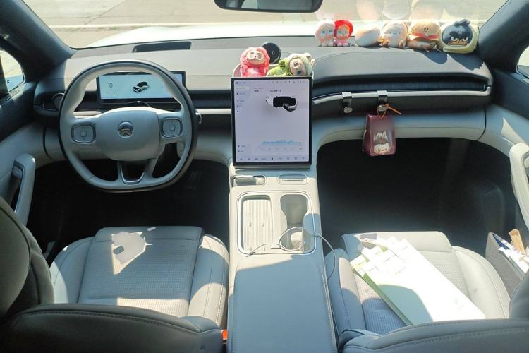 Used Nio ES6 2024 75 kWh Center Console