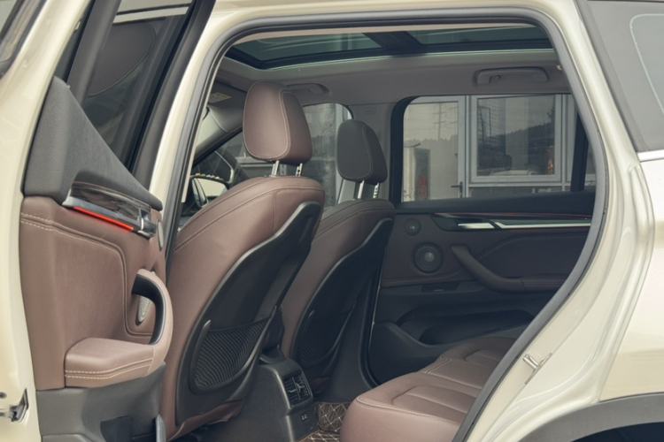 Used BMW X1 2022 Updated xDrive25Li Premium Edition Interior 7