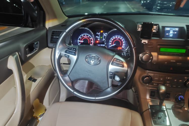 Used Toyota Highlander 2012 2.7L Two-Wheel Drive 7-Seater Luxury Edition
