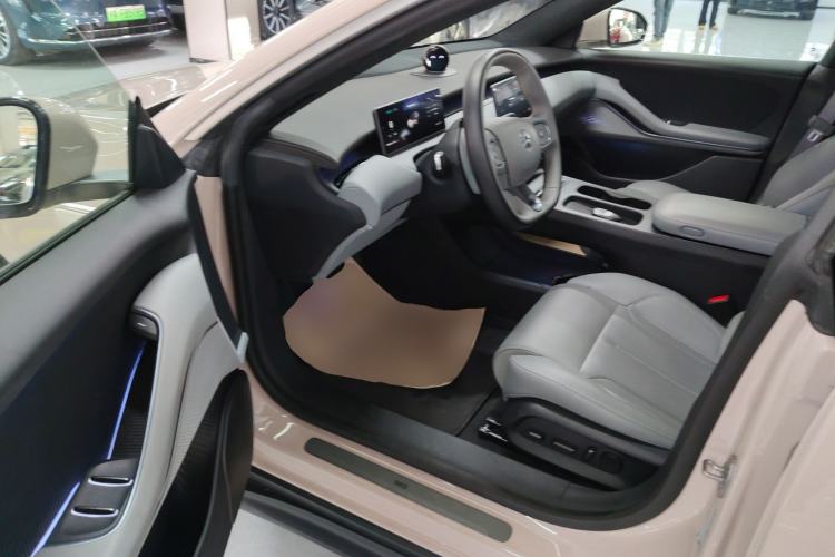 Used Nio ET5T 2023 75 kWh Touring Interior 3