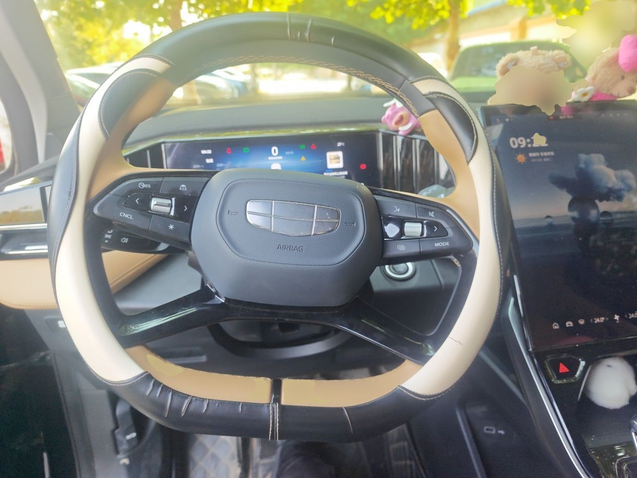 Geely Auto FX11 2023 1.5TD DCT Prestige Edition — снимка 10