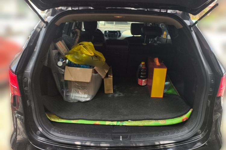 Used Hyundai Santa Fe 2013 2.4L Automatic 2WD Comfort Edition Trunk