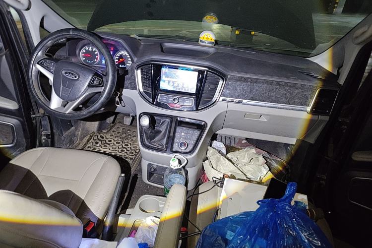 Used JAC Refine M4 2016 2.0L Manual Luxury Version