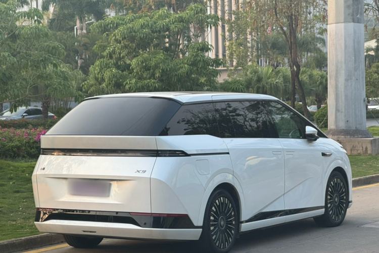Used XPeng X9 2025 740 Ultra-Long Range Max Exterior 1