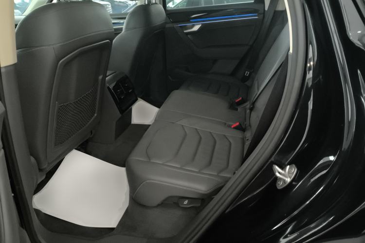 Used Volkswagen Touareg 2022 3.0 TSI Luxury Edition Black Diamond Sport Package
