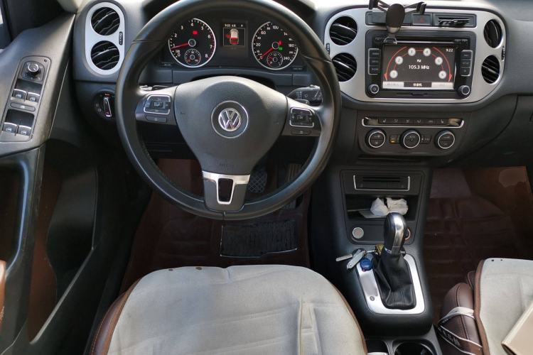 Used Volkswagen Tiguan 2015 1.8TSI Automatic Two-Wheel Drive Luxury Model Steering Wheel