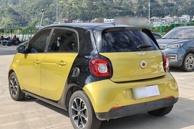 Used smart forfour 2016 1.0L 52 kW Passion Edition
