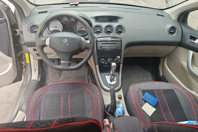 Used Peugeot 408 2013 2.0L Automatic Comfort Edition Center Console