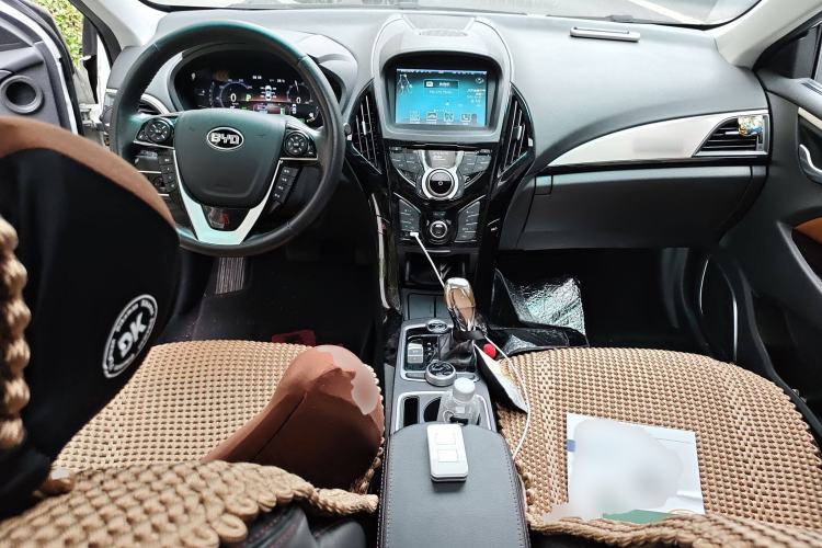 Used BYD Qin New Energy 2015 1.5T Dual-Crown Flagship Plus Edition