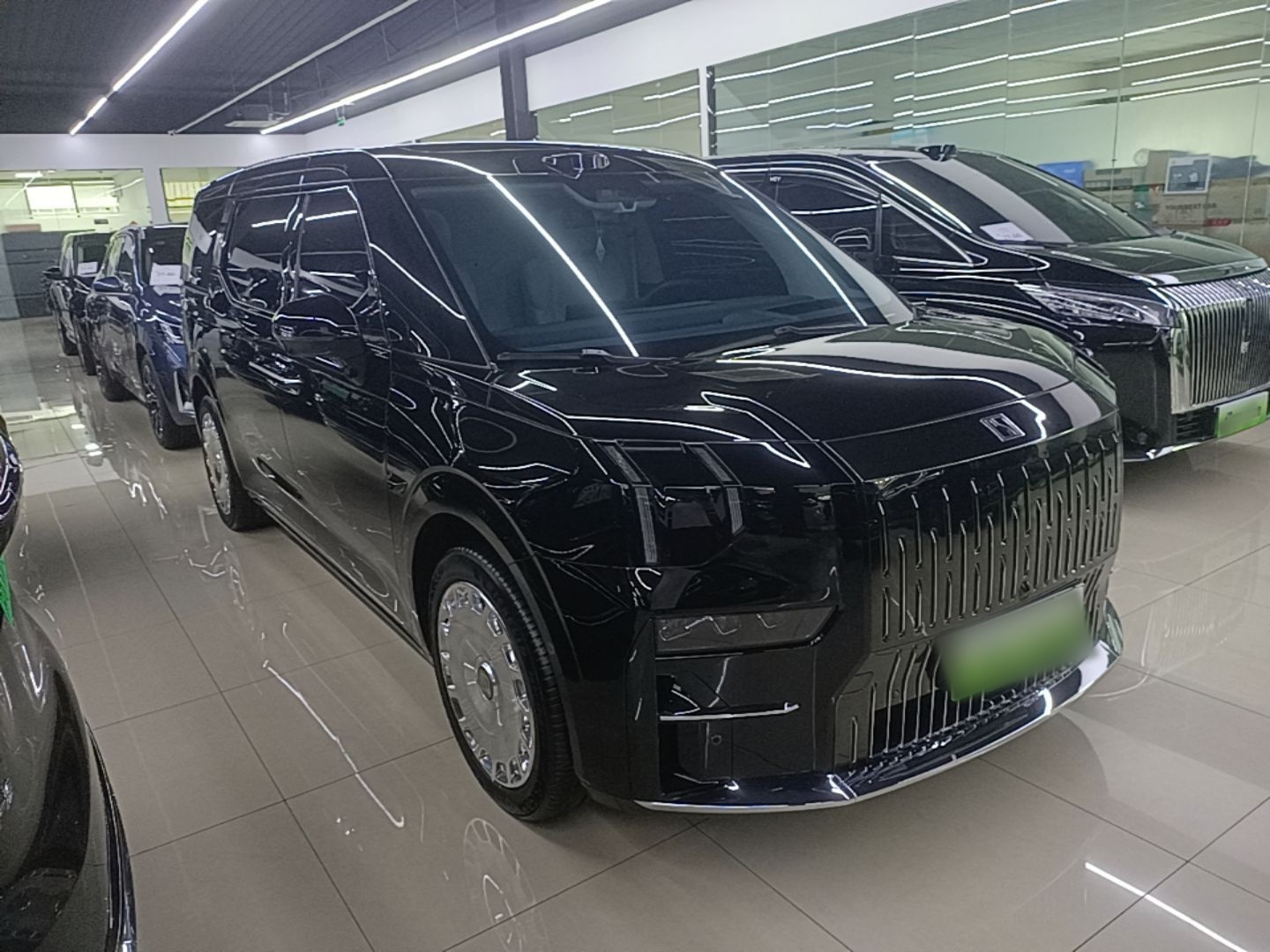 Zeekr 009 2024 GAC Trumpchi — снимка 3