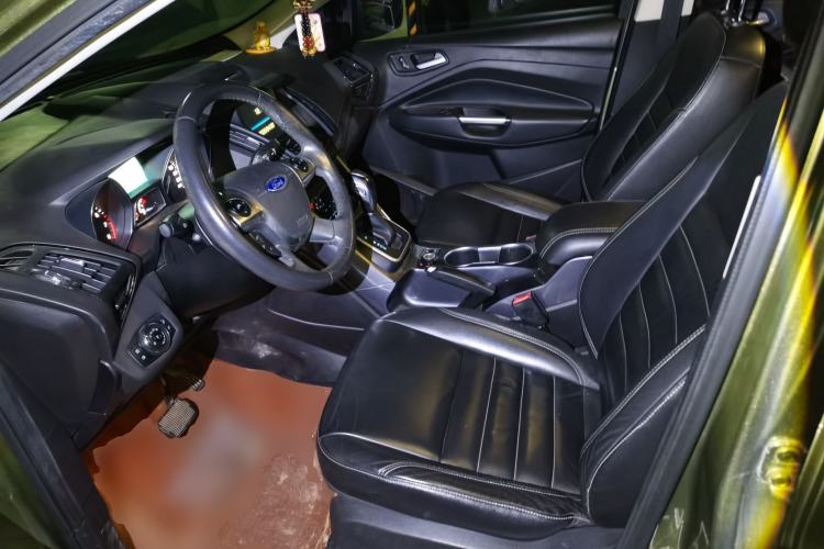 Used Ford Kuga 2015 1.5L GTDi Four-Wheel-Drive Elite Model Left Front Seat