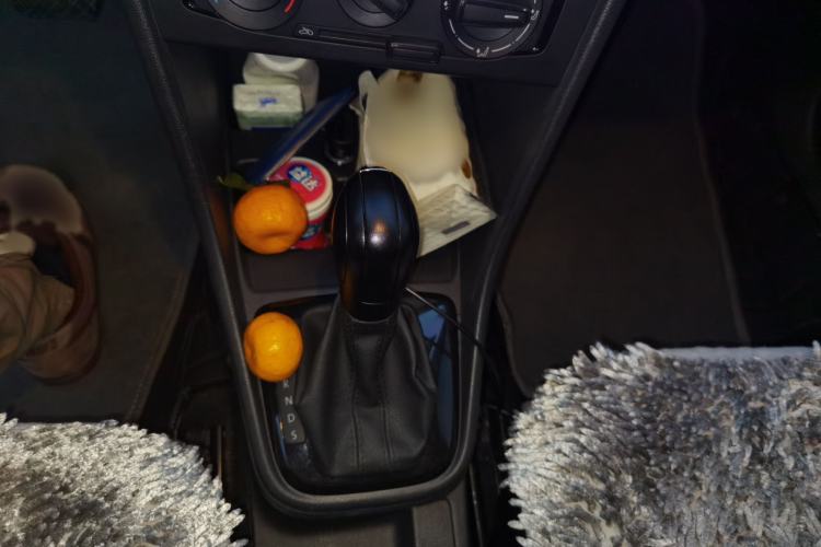 Used Volkswagen Santana 2015 1.6L Automatic Fashion Edition