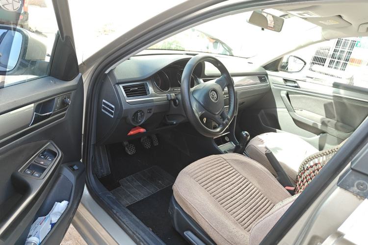 Used Volkswagen Bora 2016 1.6L Manual Fashion Edition Driver Seat