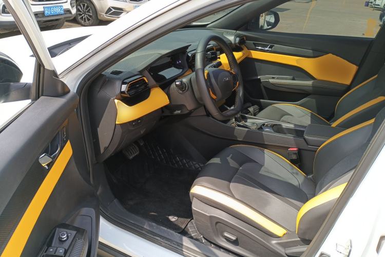 Used Dongfeng Aeolus Yixuan 2023 Mach Edition 1.5T Automatic Pursuit Rider Version Driver Seat