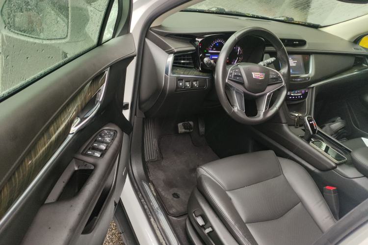 Used Cadillac XT5 2016 25T Luxury Model
