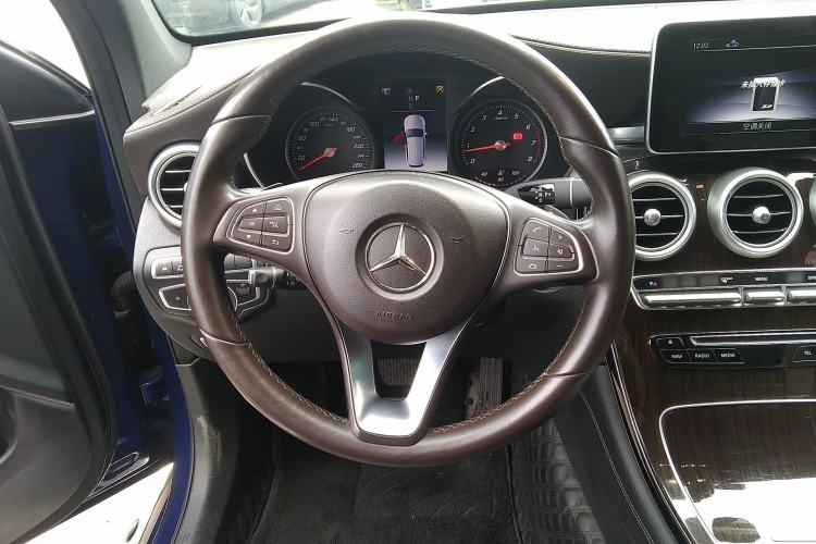 Used Mercedes-Benz GLC 2019 Facelift GLC 260 L 4MATIC Luxury Model Steering Wheel