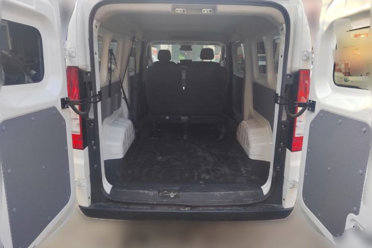 Used Ruichi R5 2025 Model Passenger Vehicle Smart Driving Ultra-Charging Edition, Beyond Type I
