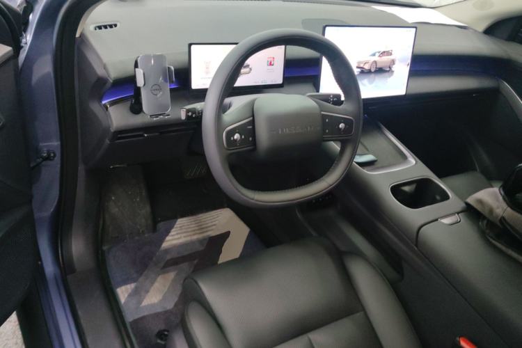 Used Nissan N6 2026 Model 180 Max Center Console