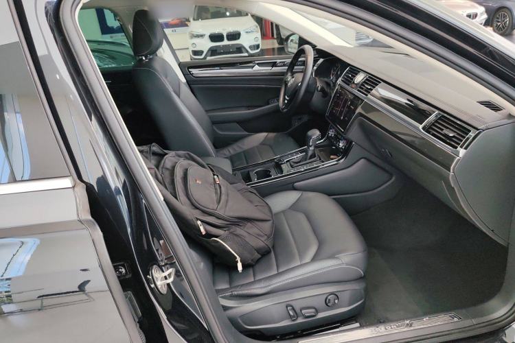 Used Volkswagen Phideon 2019 380TSI Two-Wheel Drive Business Edition China VI Standard