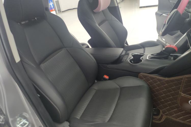 Used Toyota Venza 2023 2.0L CVT Two-Wheel Drive Prestige Version Right Front Seat