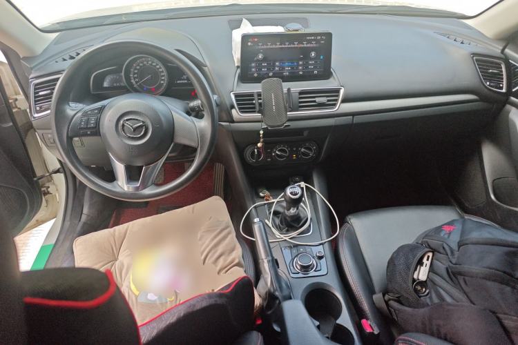 Used Mazda 3 Axela 2016 Sedan 1.5L Manual Comfort Model
