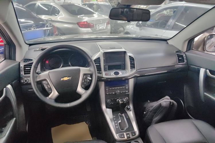 Used Chevrolet Captiva 2015 2.4L 4x4 Flagship Edition 7-Seater