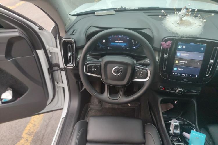 Used Volvo XC40 2024 B4 4x4 Smart Luxury Edition
