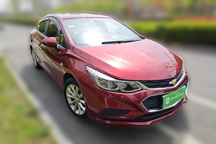 Used Chevrolet Cruze 2017 1.5L Automatic Pioneer Sunroof Edition Front Right 45 Deg