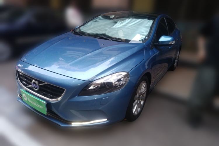 Used Volvo V40 2015 1.6T Zhiyi Edition