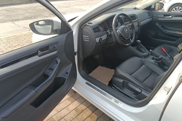 Used Volkswagen Sagitar 2017 1.6L Automatic Comfort Model
