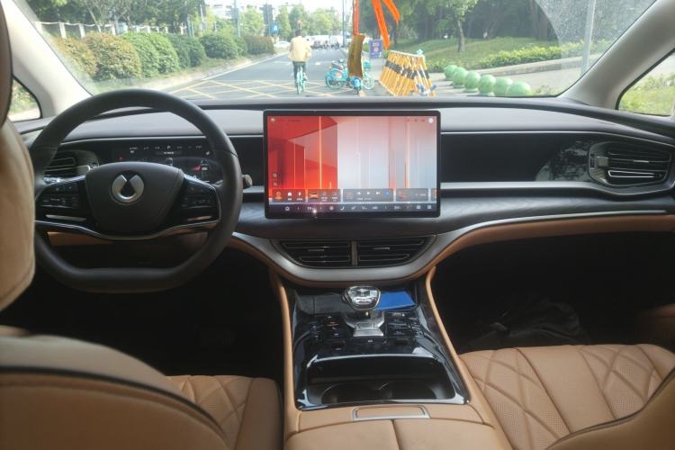 Used Denza D9 2024 DM-i 970 Luxury Model
