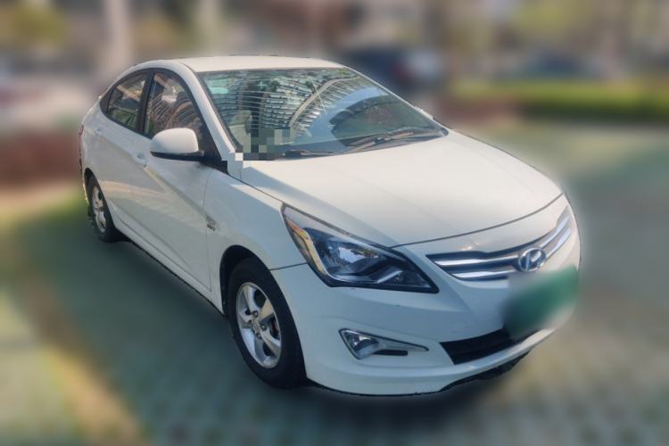 Used Hyundai Verna (older generation) 2014 1.4L Automatic Smart GLS Front Right 45 Deg