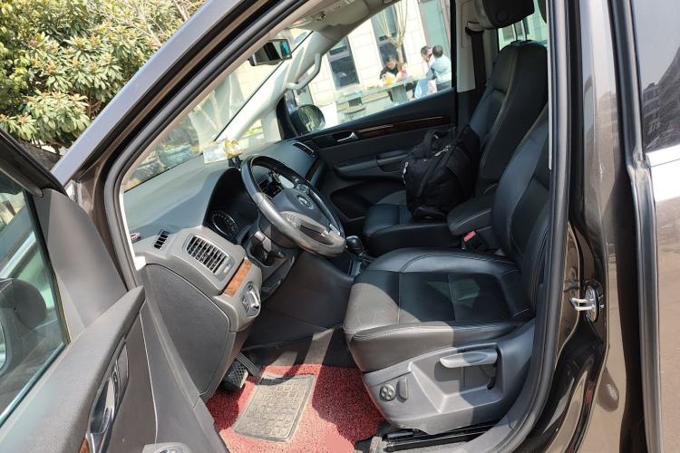 Used Volkswagen Sharan 2014 2.0 TSI Comfort Model
