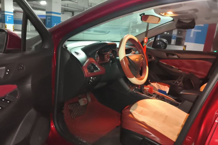 Used Chevrolet Cruze 2017 1.5L Automatic Pioneer Sunroof Edition
