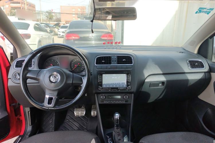 Used Volkswagen Polo 2012 1.6L Cross Polo Automatic Transmission Center Console