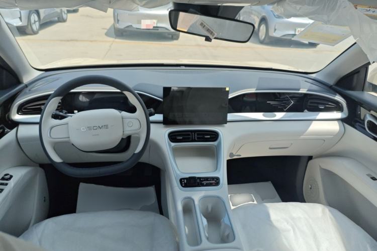 Used Geely Galaxy Geome 2026 Model 310km Youth Edition Center Console