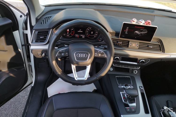 Used Audi Q5L 2018 45 TFSI Prestige Fashion Edition China V Emission Standard Steering Wheel