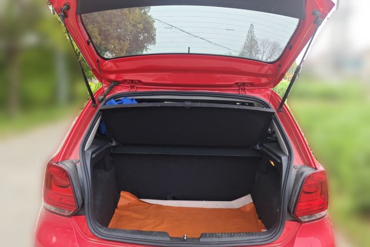 Used Volkswagen Polo 2013 1.4L Manual Fashion Edition Trunk