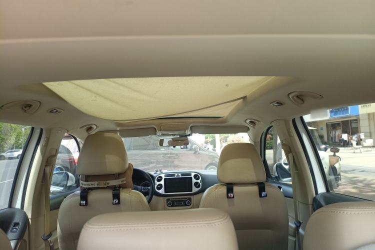 Used Volkswagen Tiguan 2012 2.0 TSI Automatic All-Wheel Drive Elite Edition Headliner