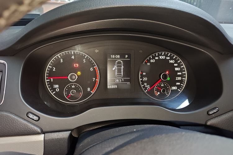 Used Volkswagen Sagitar 2014 Revised Version 1.4TSI Automatic Luxury Edition Instrument Cluster