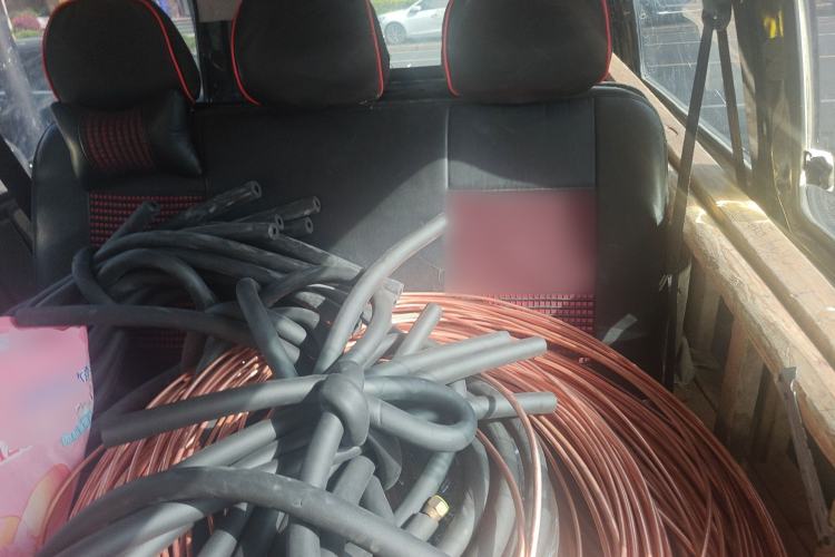 Used FORTHING Lingzhi 2023 M5L 1.6L Base Model 5 Seats Left Rear Seat