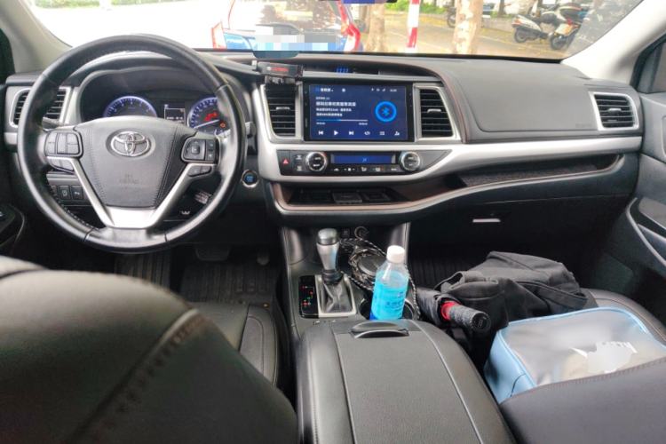 Used Toyota Highlander 2018 2.0T Four-Wheel Drive Prestige Version 7 Seats China VI Standard Center Console