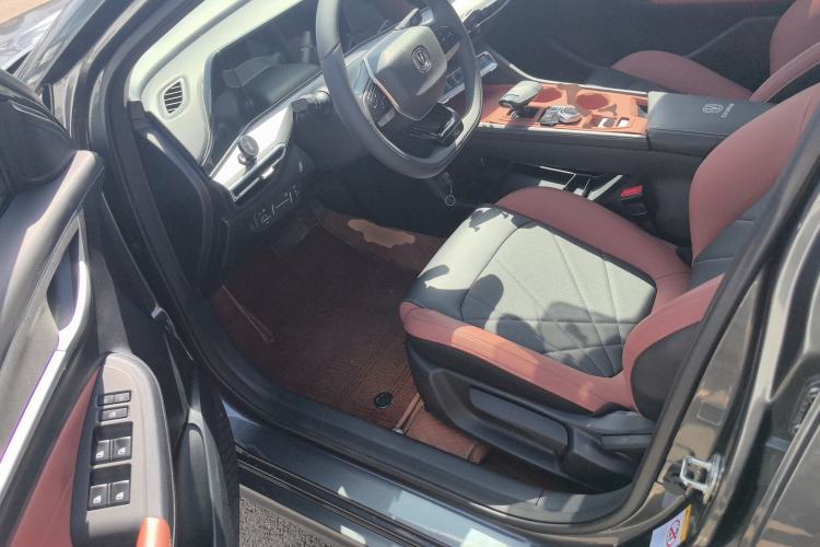 Used CHANGAN Eado 2023 Changan Edition PLUS Blue Whale NE 1.4T GDI DCT Prestige Version