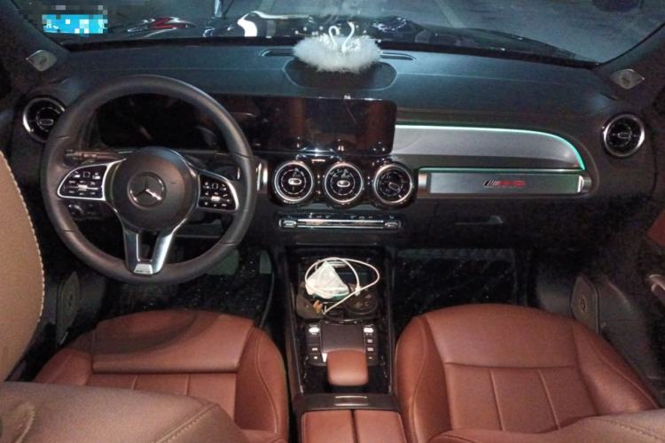 Used Mercedes-Benz GLB 2023 GLB 200 Dynamic Edition Center Console