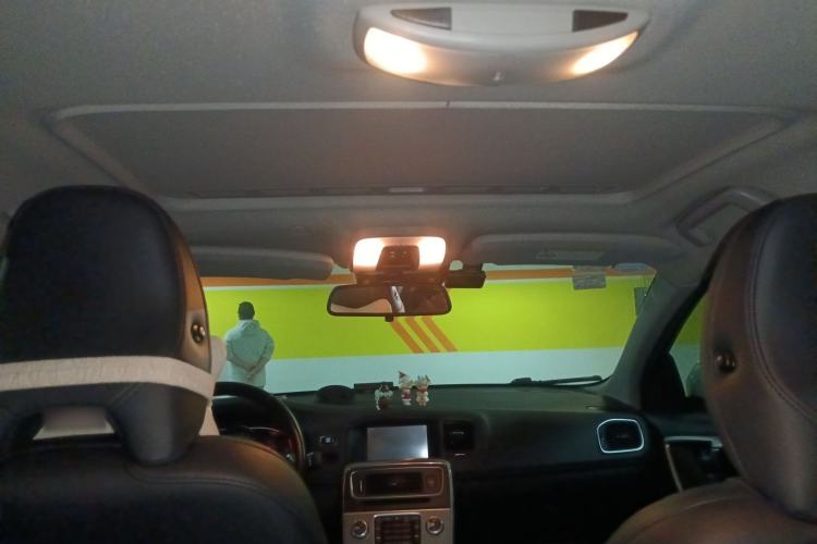 Used Volvo S60 2015 S60L 2.0T Zhiyuan Edition