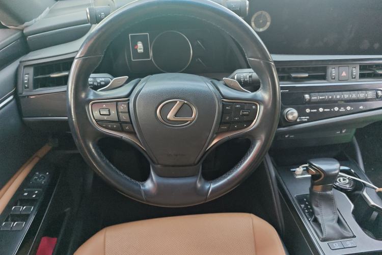 Used Lexus ES 2022 200 Excellence Edition
