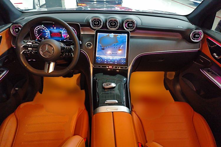 Used Mercedes-Benz GLC 2024 Facelifted GLC 260 L 4MATIC Luxury Version 5 Seats