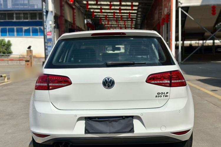 Used Volkswagen Golf 2016 230TSI Automatic Luxury Version
