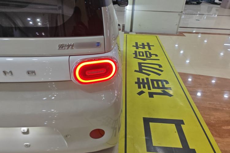 Used Wuling Hongguang MINIEV 2024 3rd Generation 215km Advanced Version Exterior 3